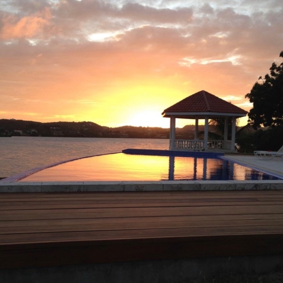 SORRY ,MY CLOSET IS CLOSING IN A MONTH - Picture 13 of 17